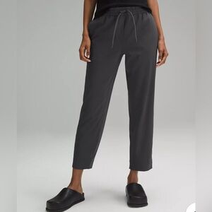 NWT Tapered-Leg Mid-Rise Pant Luxtreme 7/8 Length